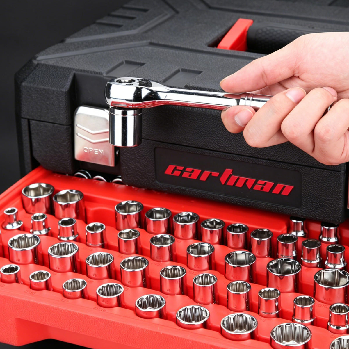 320-Piece Mechanic Tool Kit Set E322445