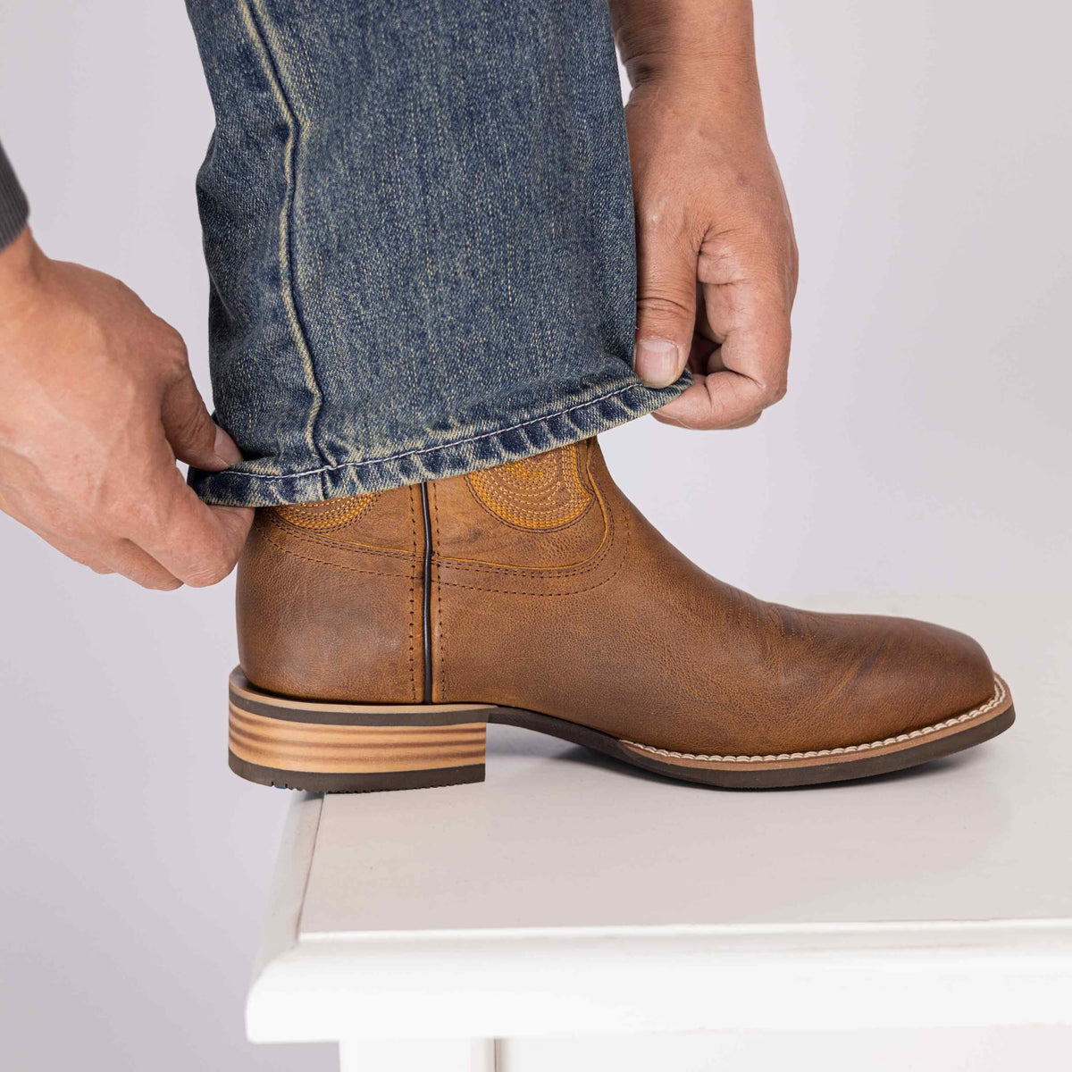 Cowboy Boots for Men Full-Grain Cowhide Square Toe Western Boot Q338668